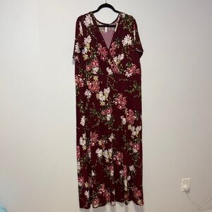 Chic Floral Maxi Dress in Burgundy